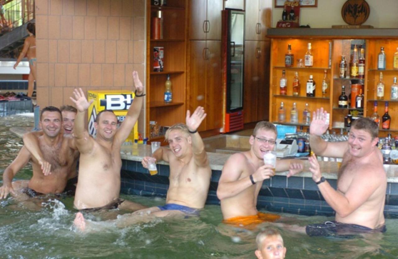 Hostel Maros Győr Eksteriør bilde