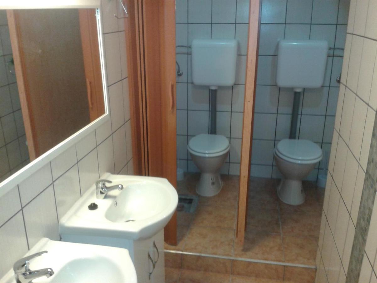 Hostel Maros Győr Eksteriør bilde