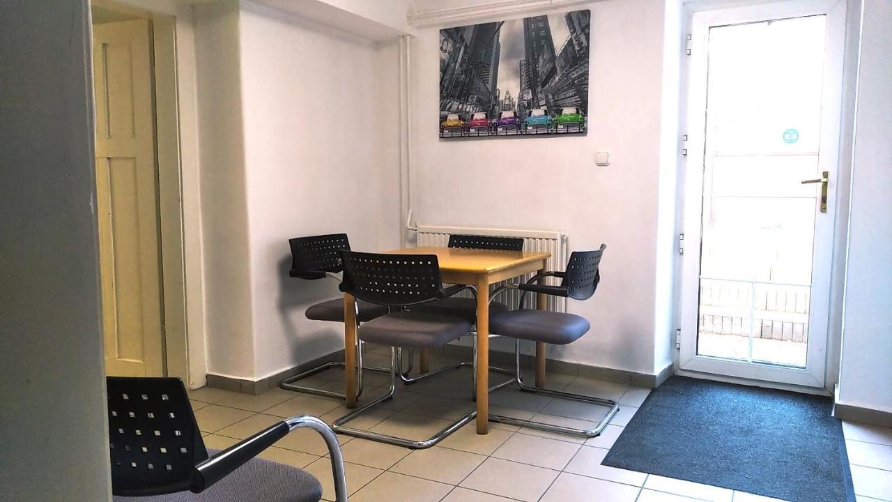Hostel Maros Győr Eksteriør bilde