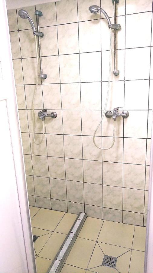 Hostel Maros Győr Eksteriør bilde