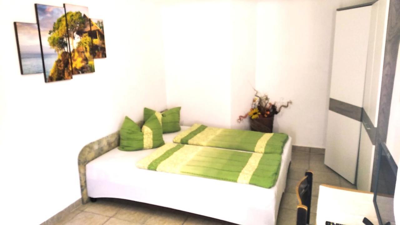 Hostel Maros Győr Eksteriør bilde