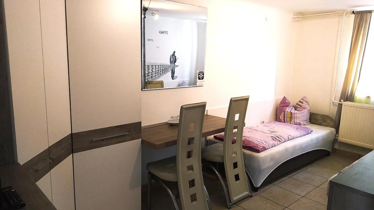 Hostel Maros Győr Eksteriør bilde