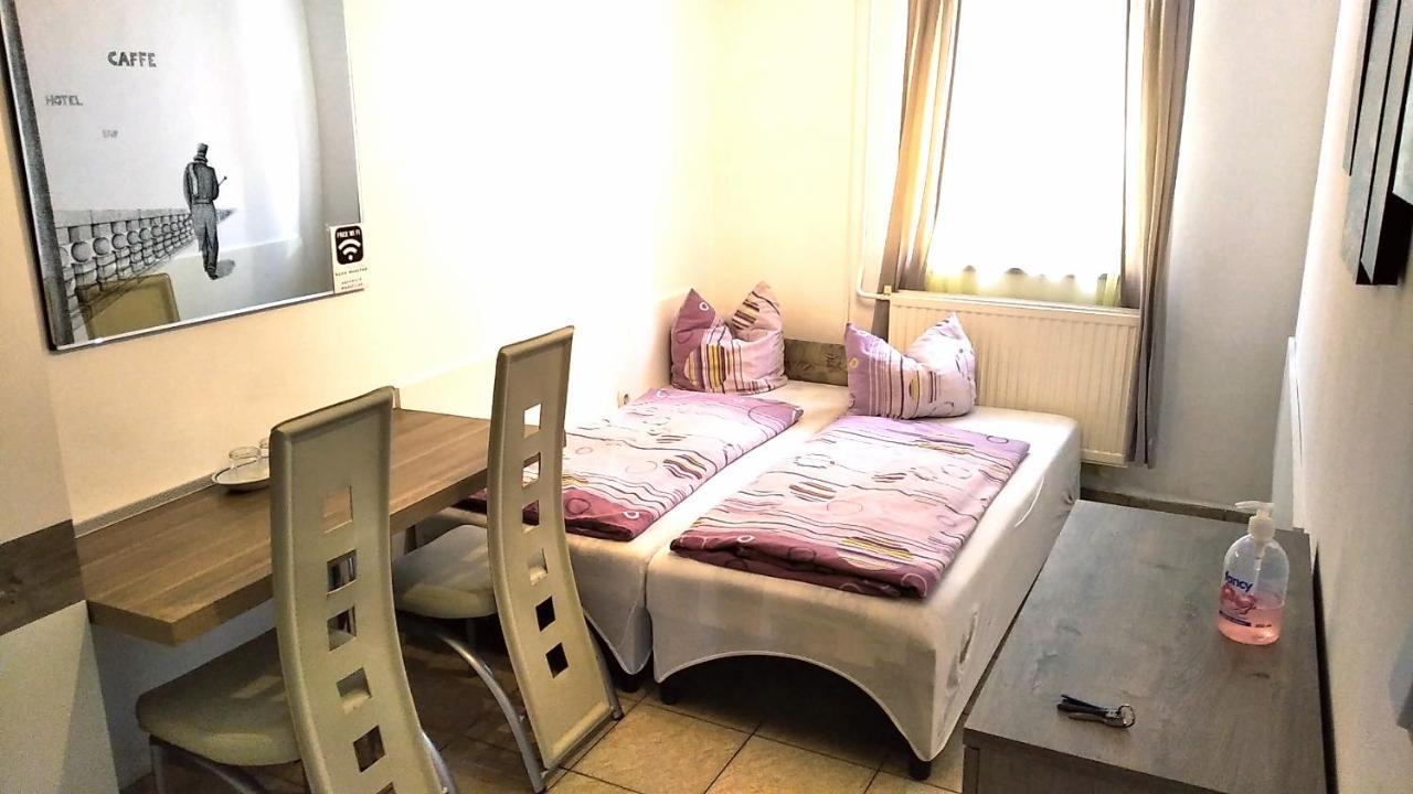 Hostel Maros Győr Eksteriør bilde
