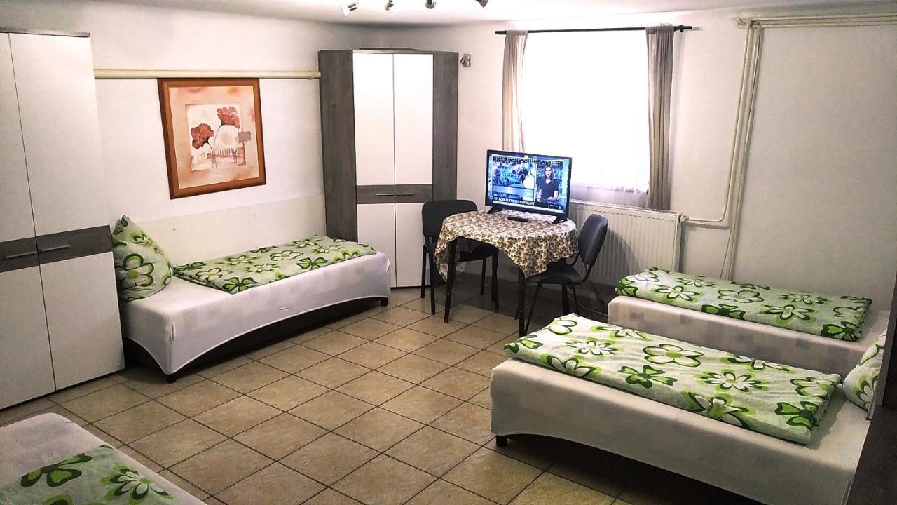 Hostel Maros Győr Eksteriør bilde
