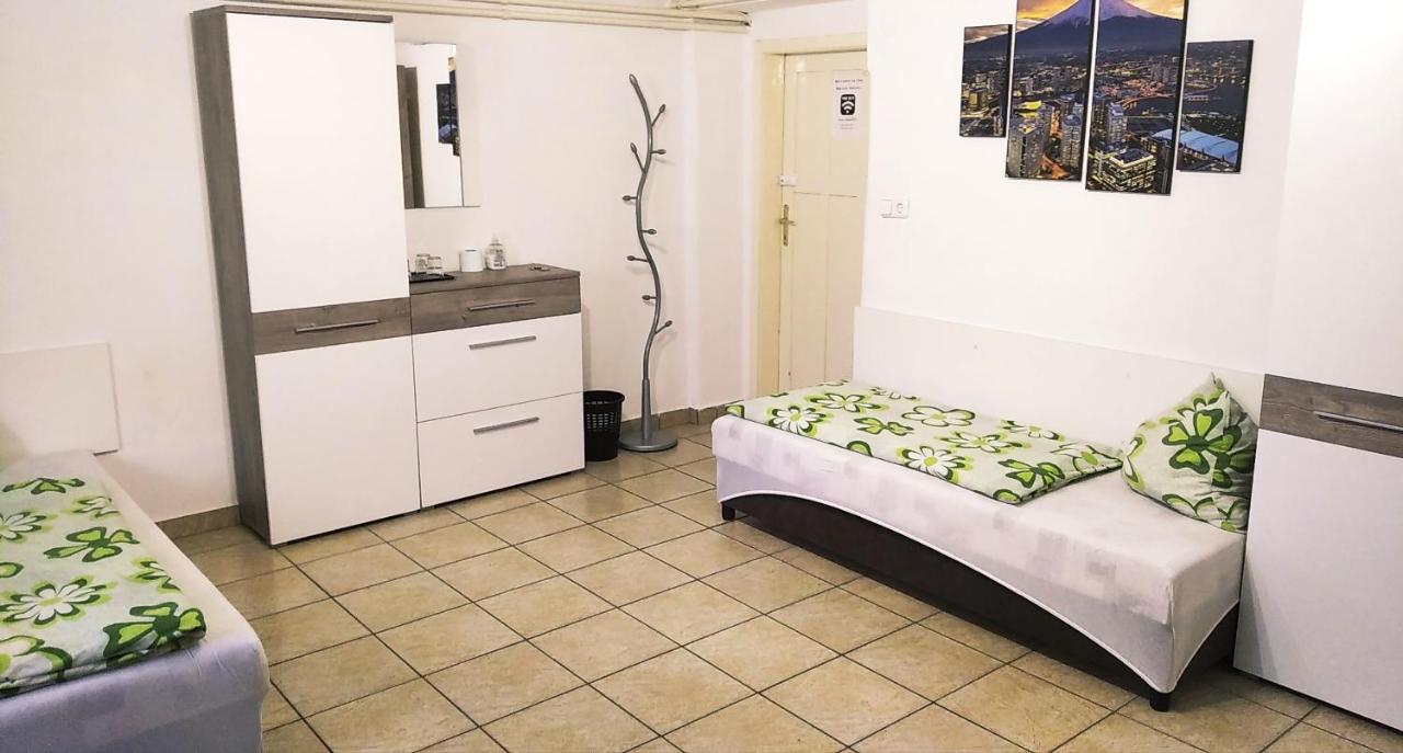 Hostel Maros Győr Eksteriør bilde