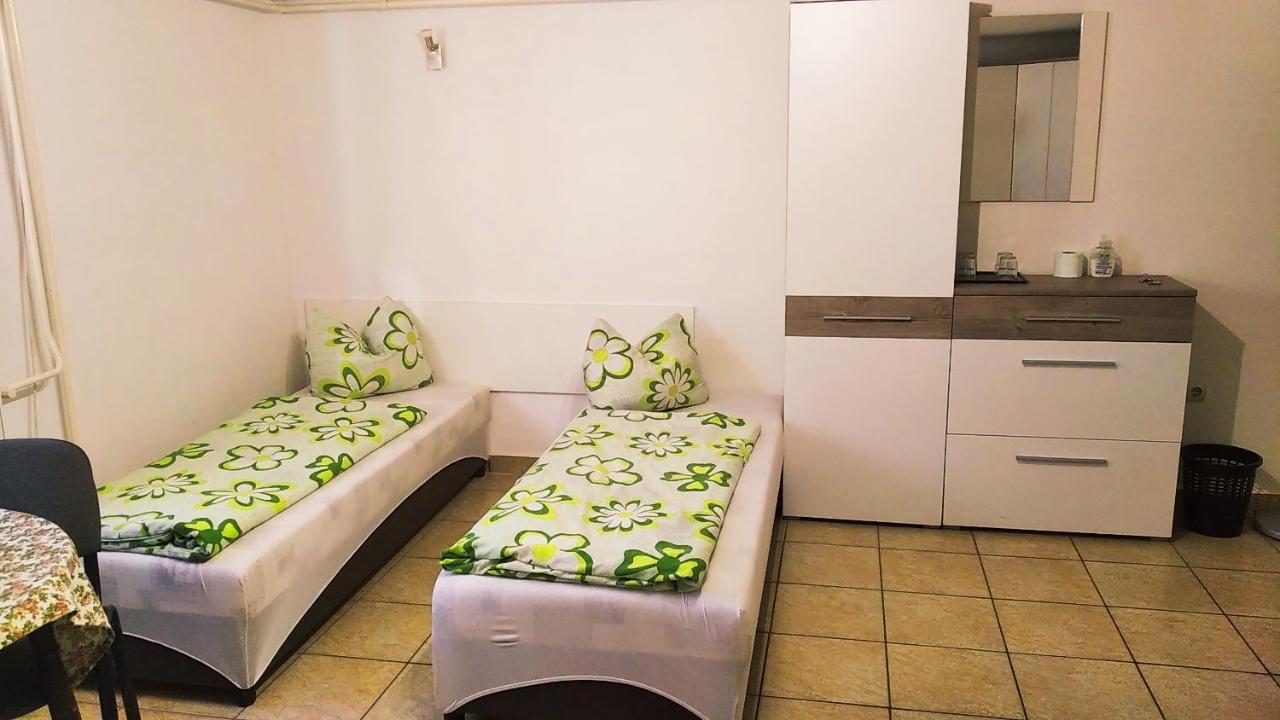 Hostel Maros Győr Eksteriør bilde